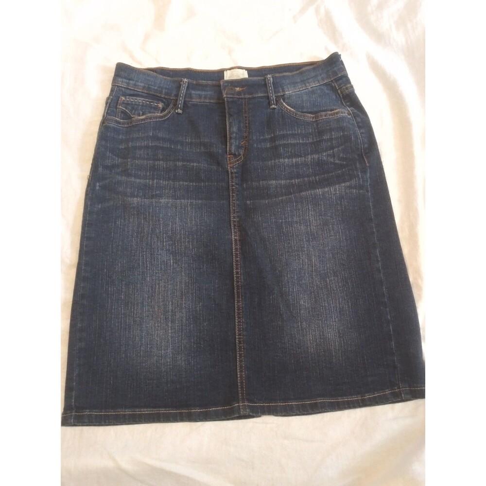 Levi’s 512 Slimming Skirt – Size 6, Like New (No Tags)